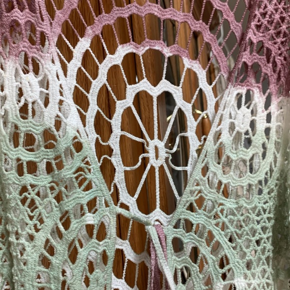 Crochet wrap, ombré colors - Picture 2 of 4